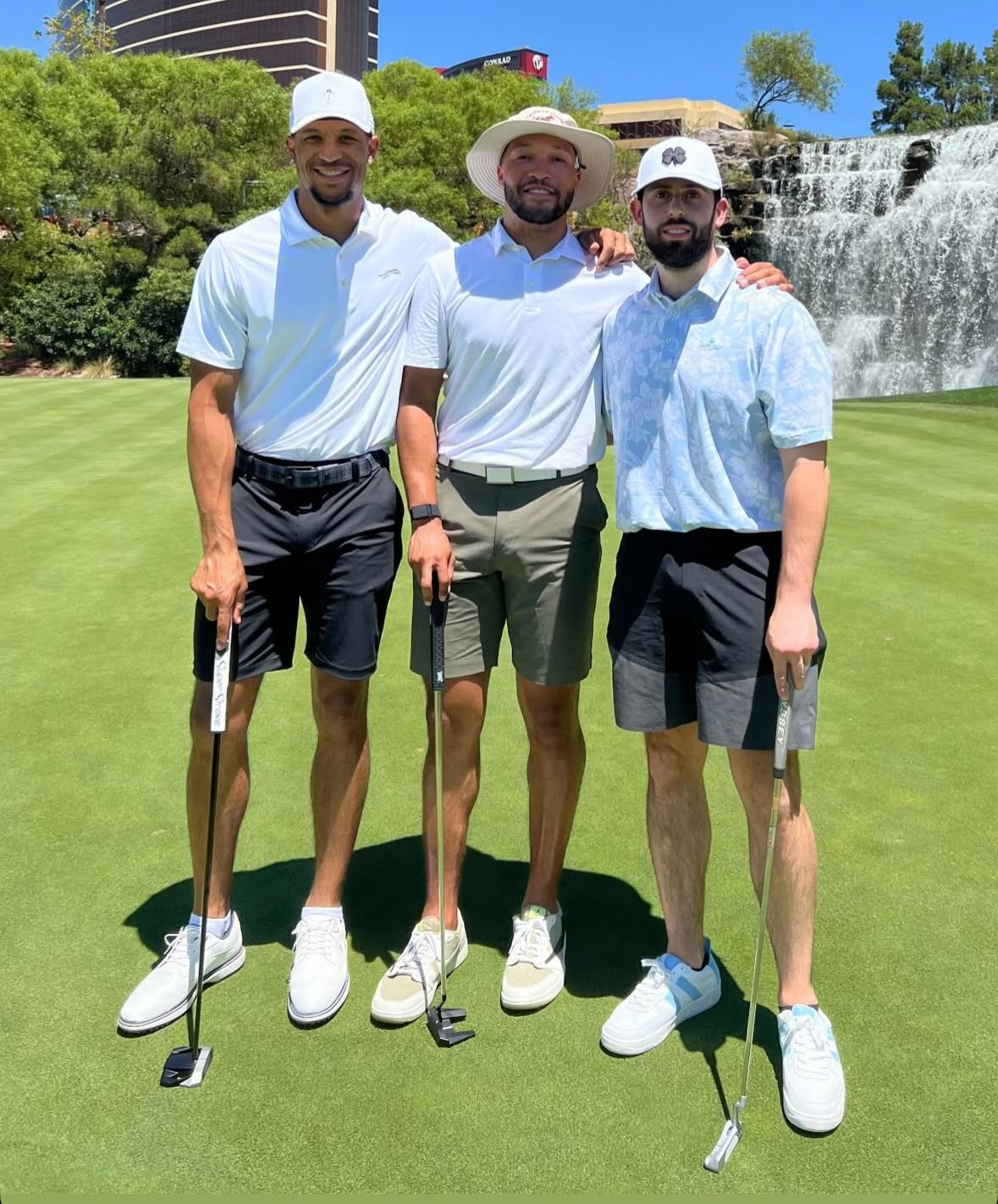 休赛期也形影不离?哈特&布伦森一同现身高尔夫球场打高尔夫